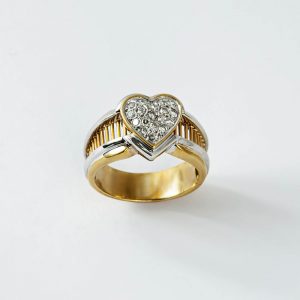 Δαχτυλίδι καρδιά με διαμάντια